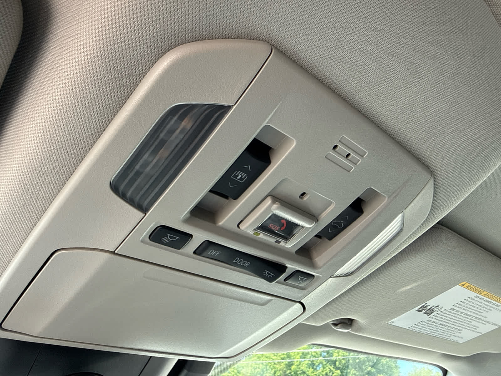 2023 Toyota Highlander Hybrid Platinum