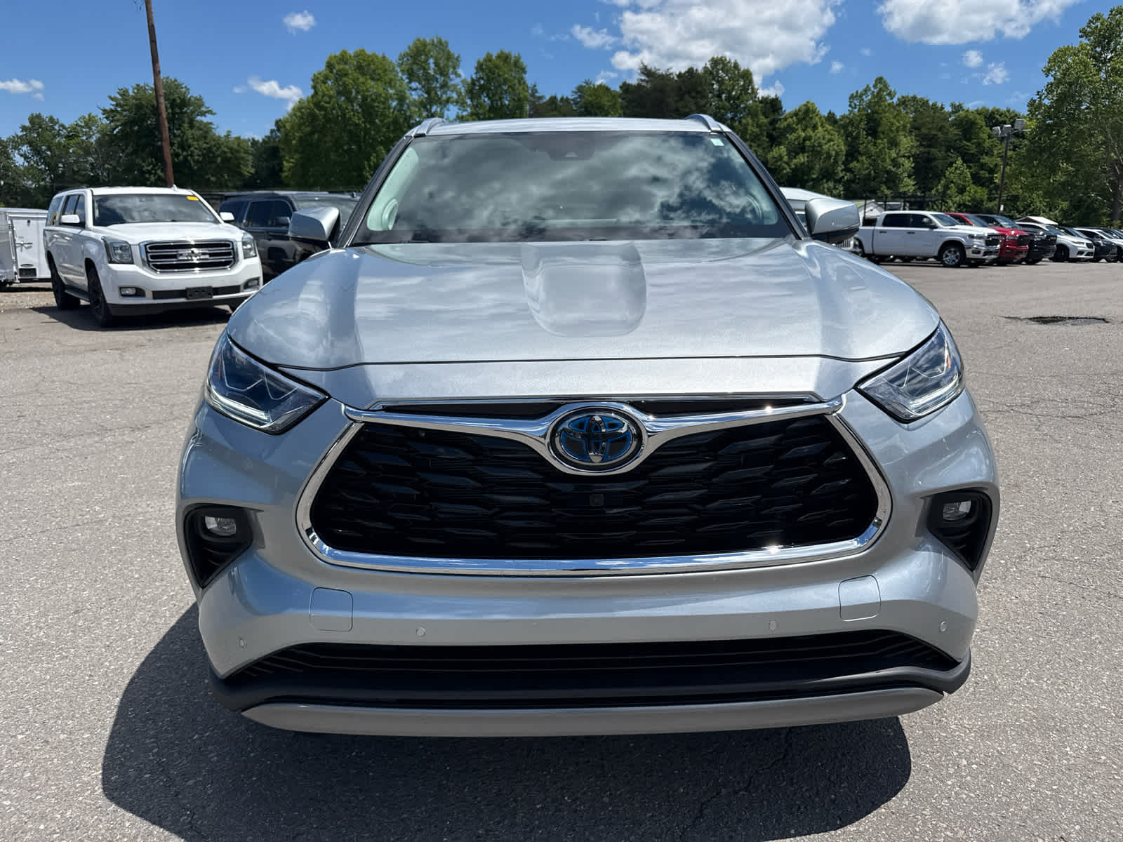 2023 Toyota Highlander Hybrid Platinum
