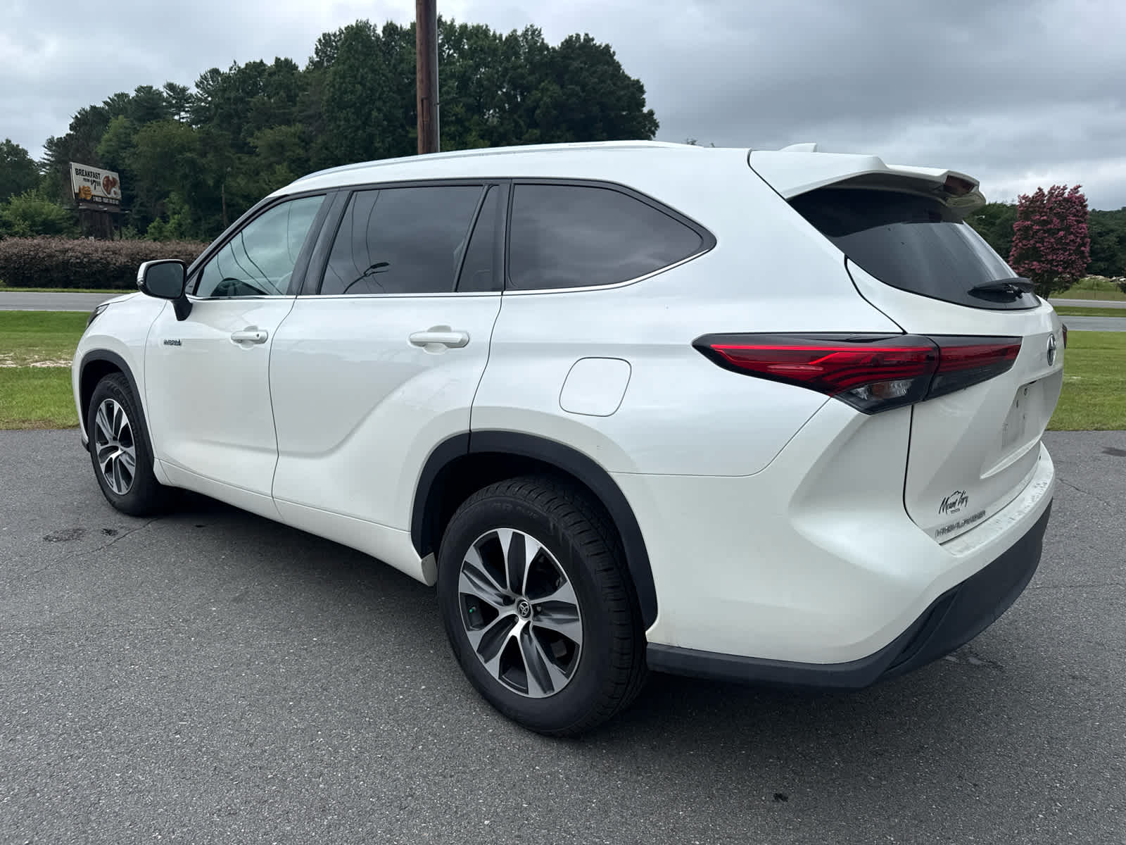 2021 Toyota Highlander Hybrid XLE