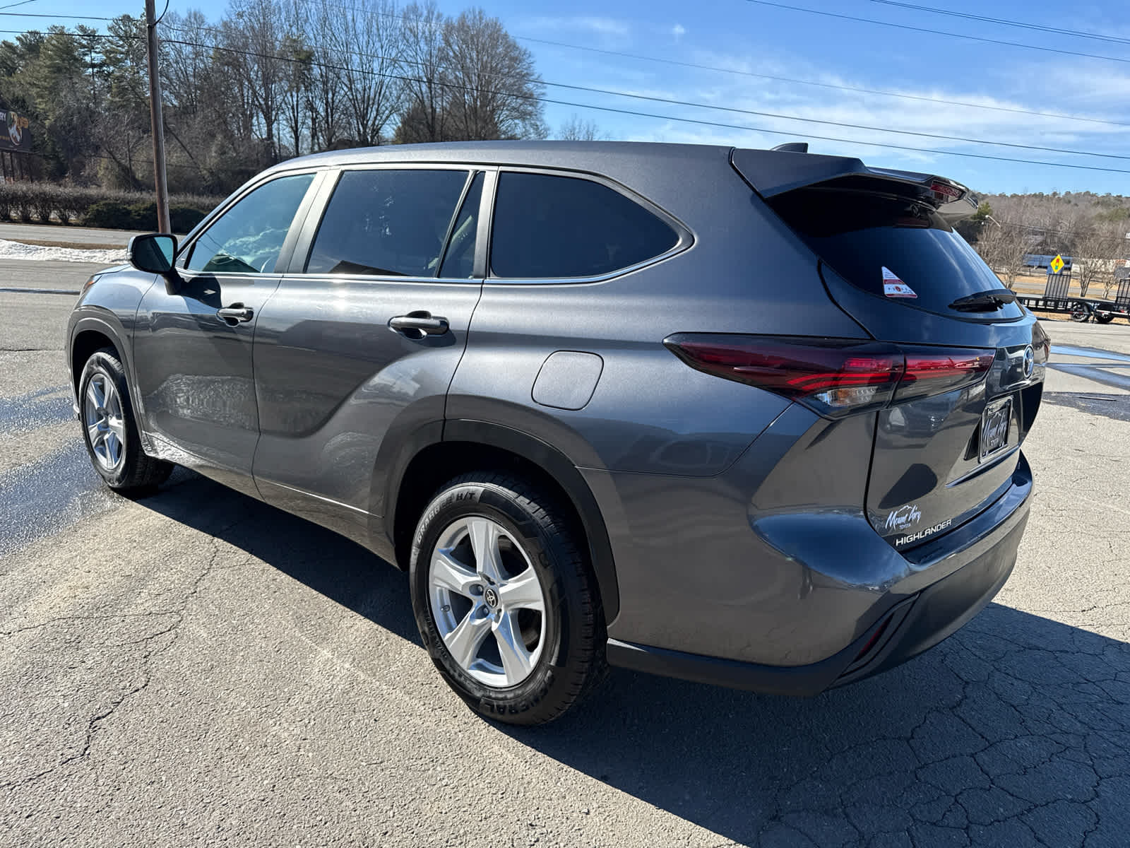 2024 Toyota Highlander LE