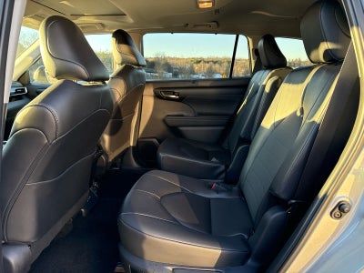 2025 Toyota Highlander XLE