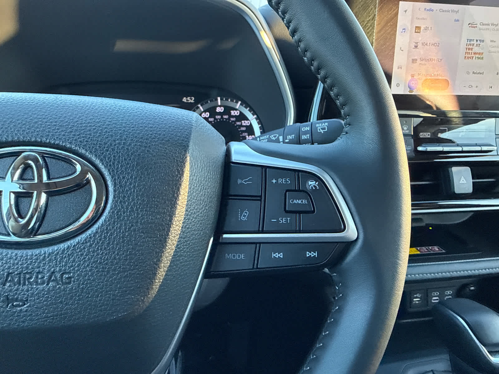 2025 Toyota Highlander XLE