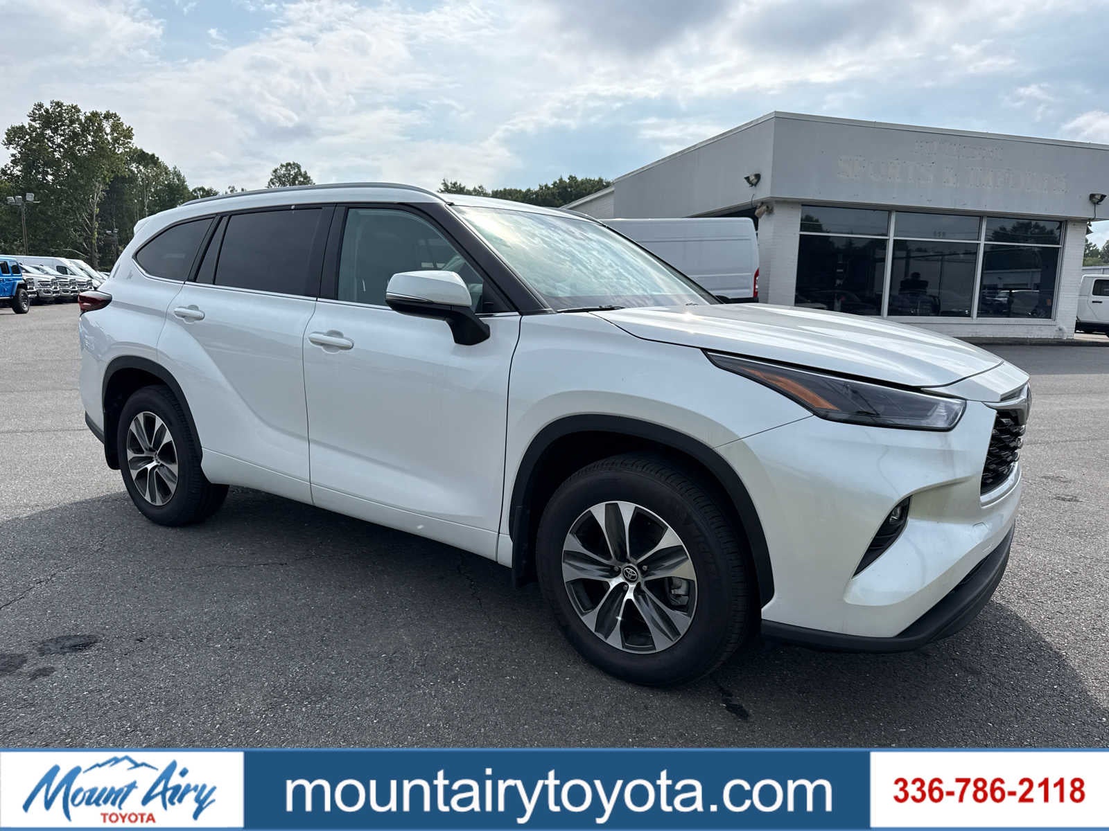 2025 Toyota Highlander XLE