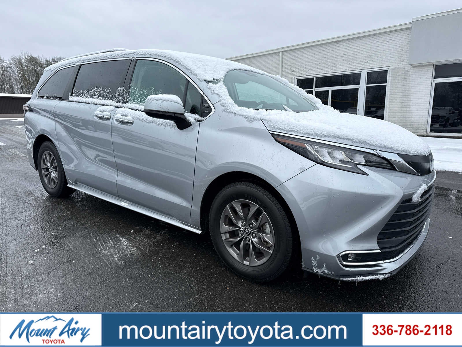 2023 Toyota Sienna XLE