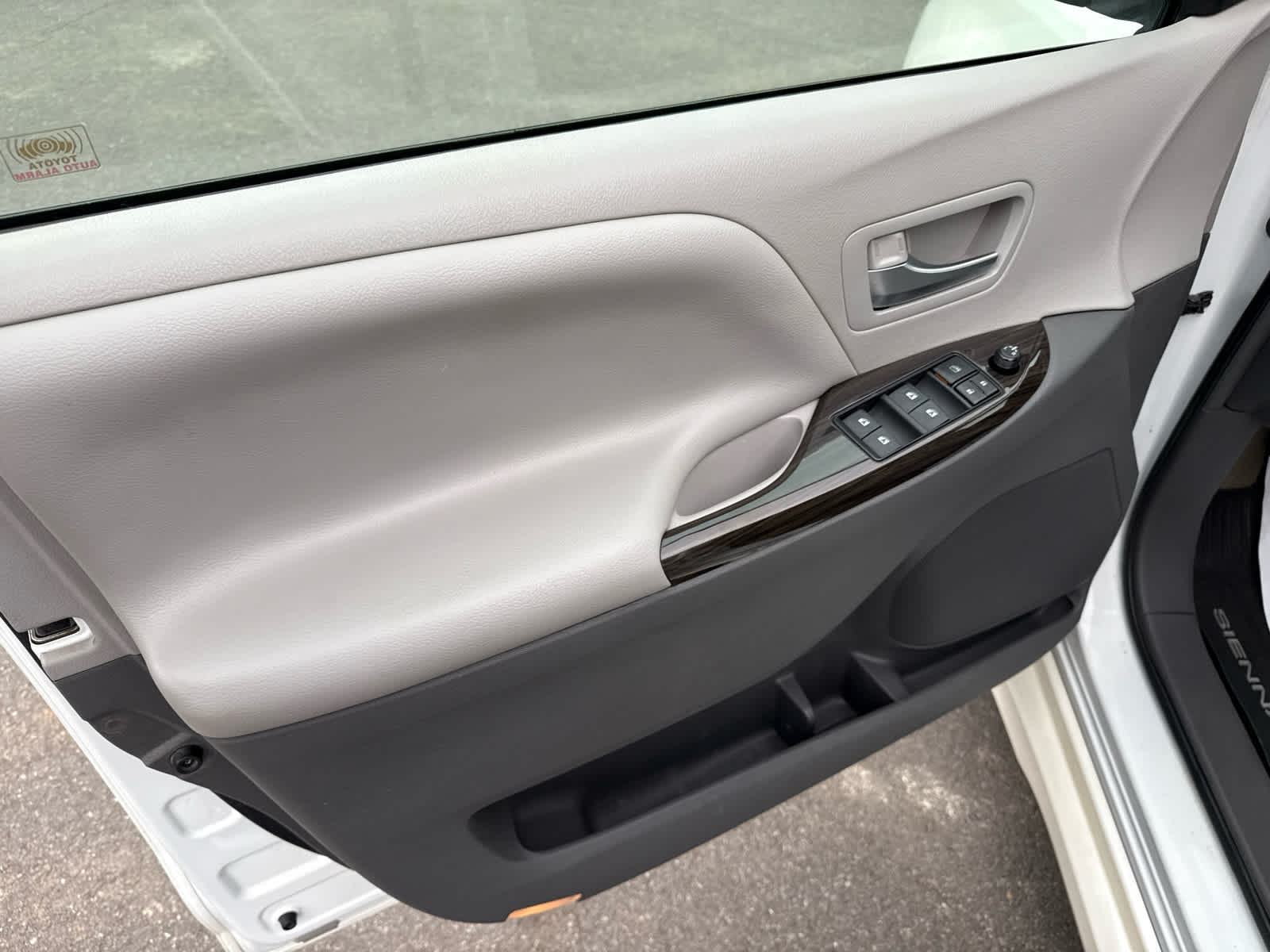 2018 Toyota Sienna XLE Auto Access Seat