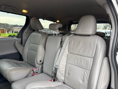 2018 Toyota Sienna XLE Auto Access Seat