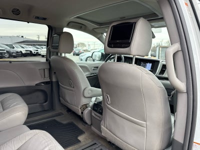 2018 Toyota Sienna XLE Auto Access Seat