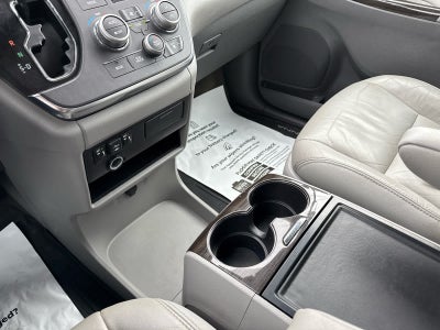 2018 Toyota Sienna XLE Auto Access Seat