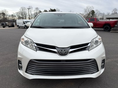 2018 Toyota Sienna XLE Auto Access Seat