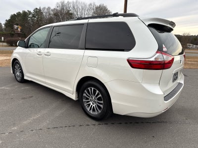 2018 Toyota Sienna XLE Auto Access Seat