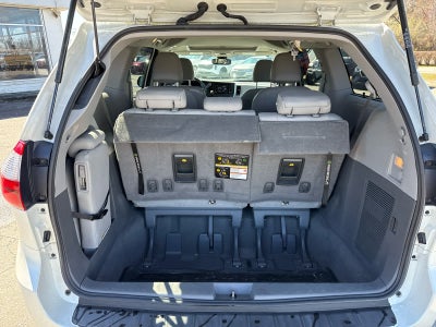 2020 Toyota Sienna XLE