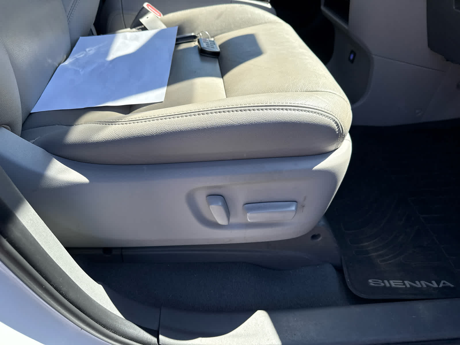 2020 Toyota Sienna XLE