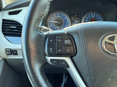 2020 Toyota Sienna XLE