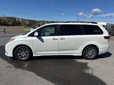 2020 Toyota Sienna XLE
