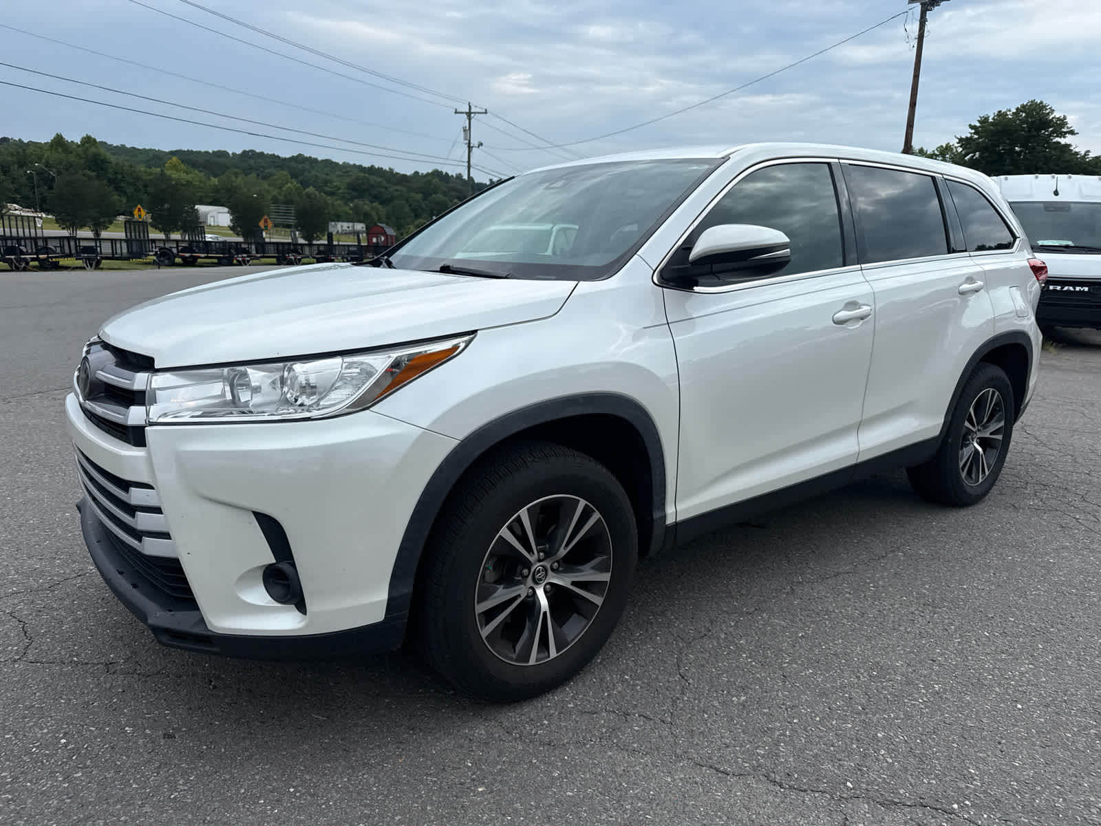2019 Toyota Highlander LE