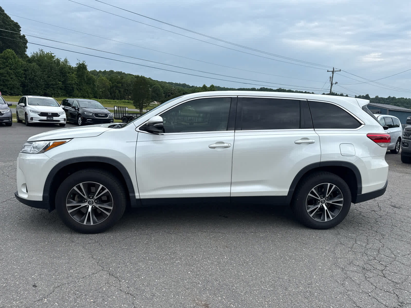 2019 Toyota Highlander LE