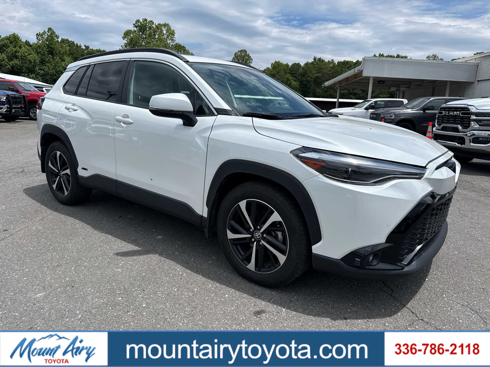 2024 Toyota Corolla Cross Hybrid XSE