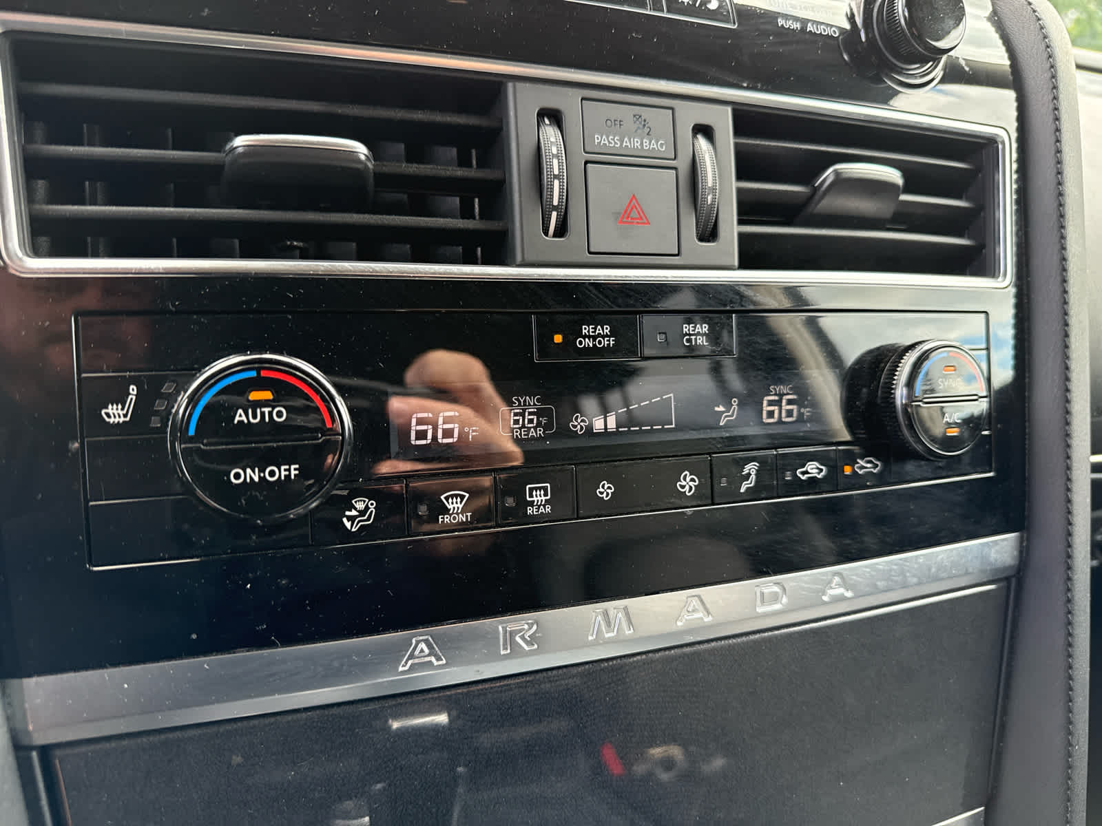 2024 Nissan Armada SV
