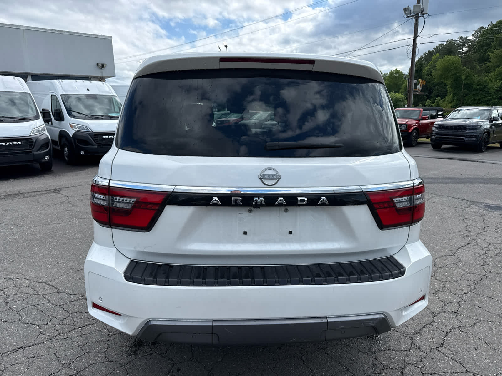 2024 Nissan Armada SV