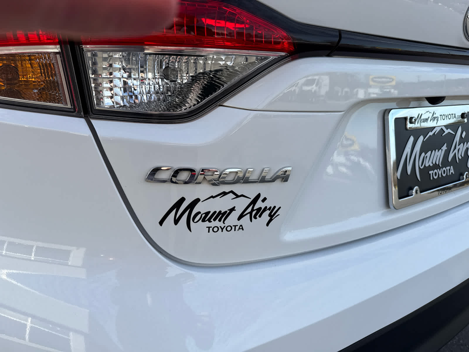 2024 Toyota Corolla Hybrid LE