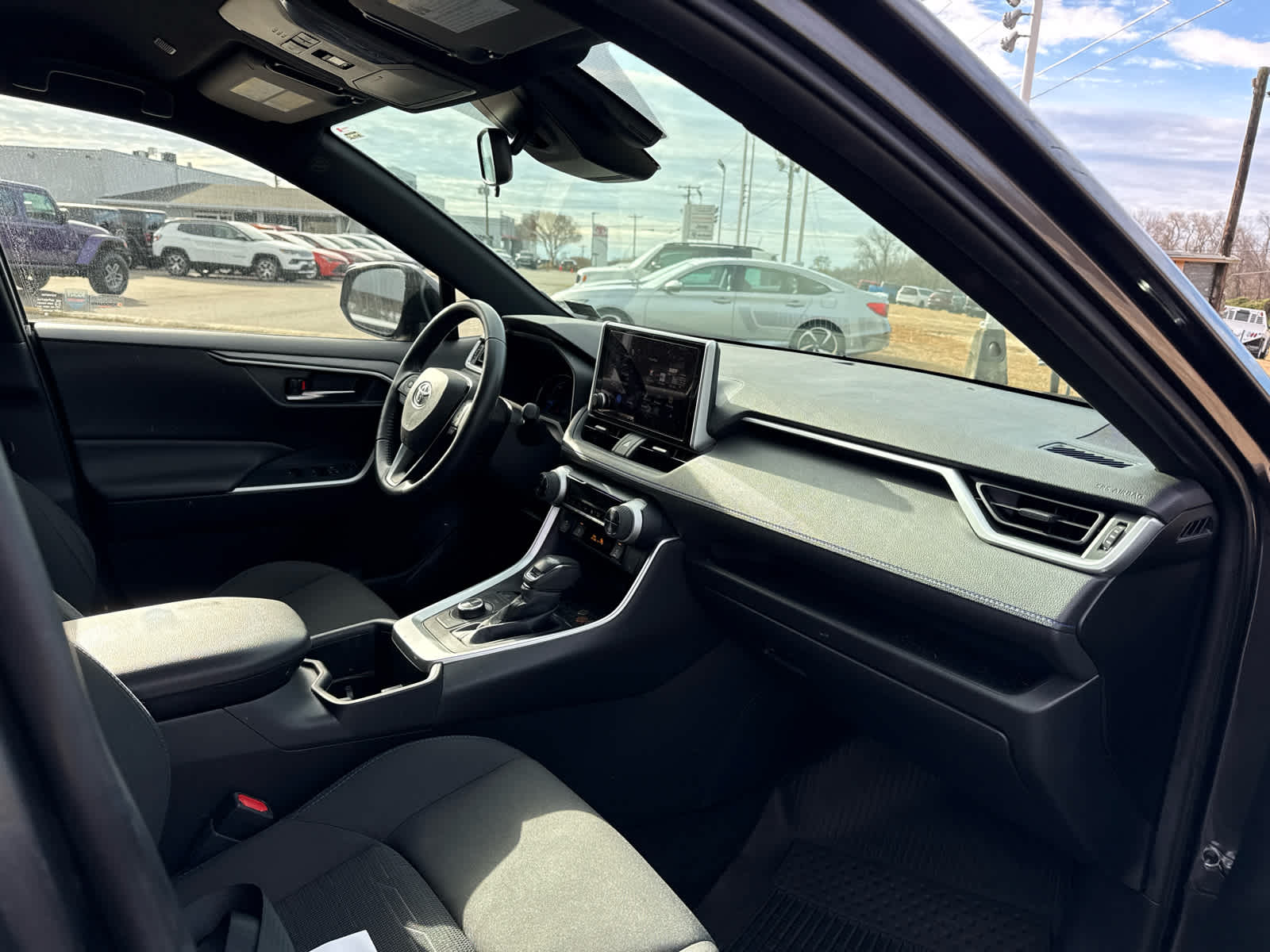 2023 Toyota RAV4 Hybrid SE