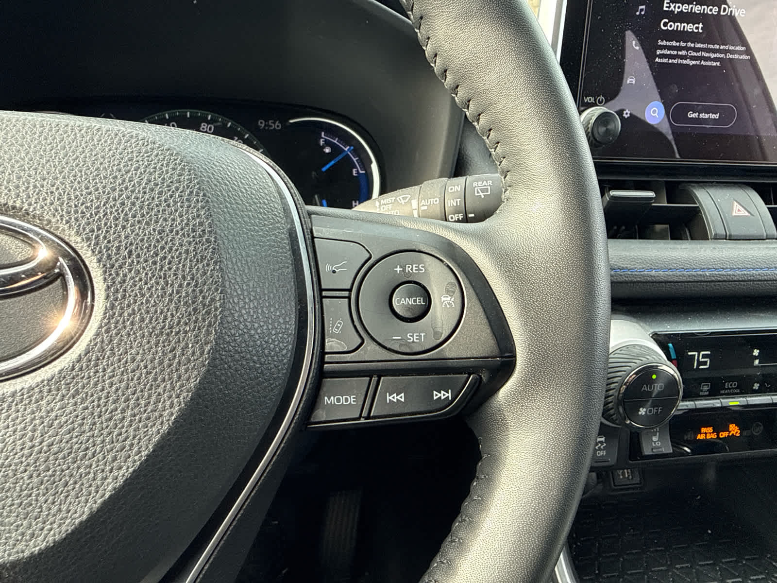 2023 Toyota RAV4 Hybrid SE