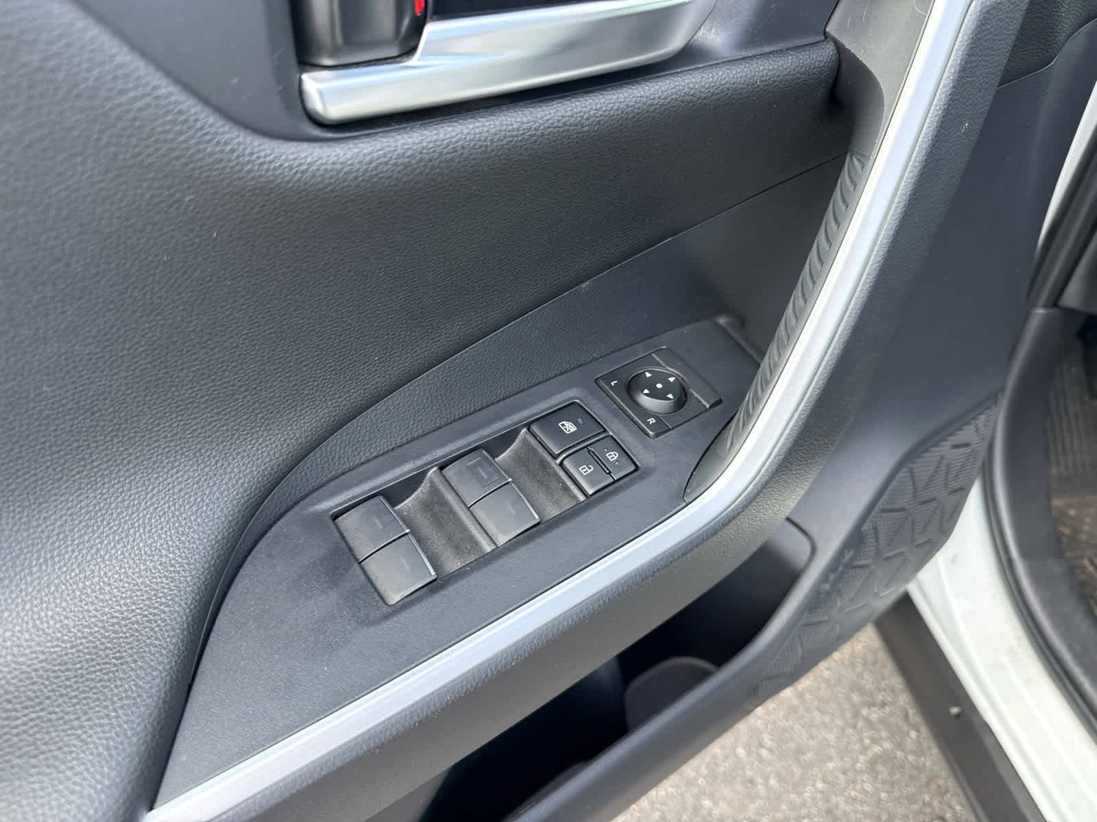 2025 Toyota RAV4 Hybrid XSE