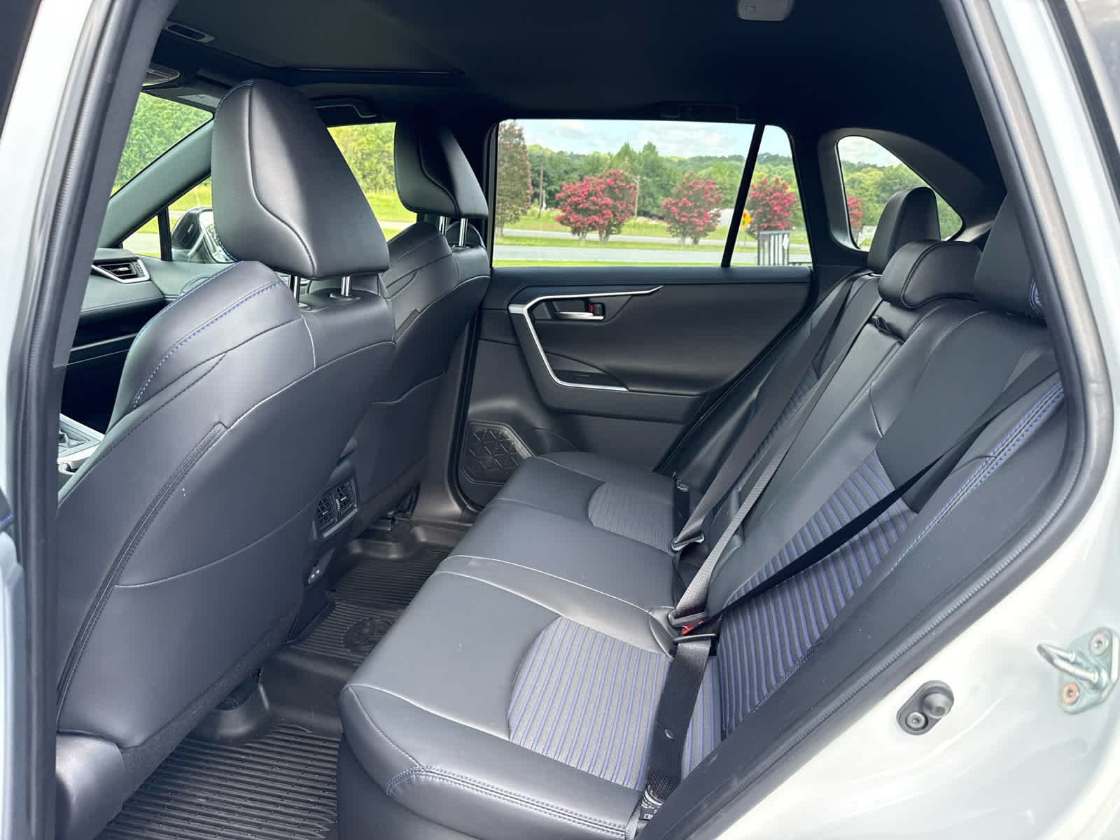 2025 Toyota RAV4 Hybrid XSE