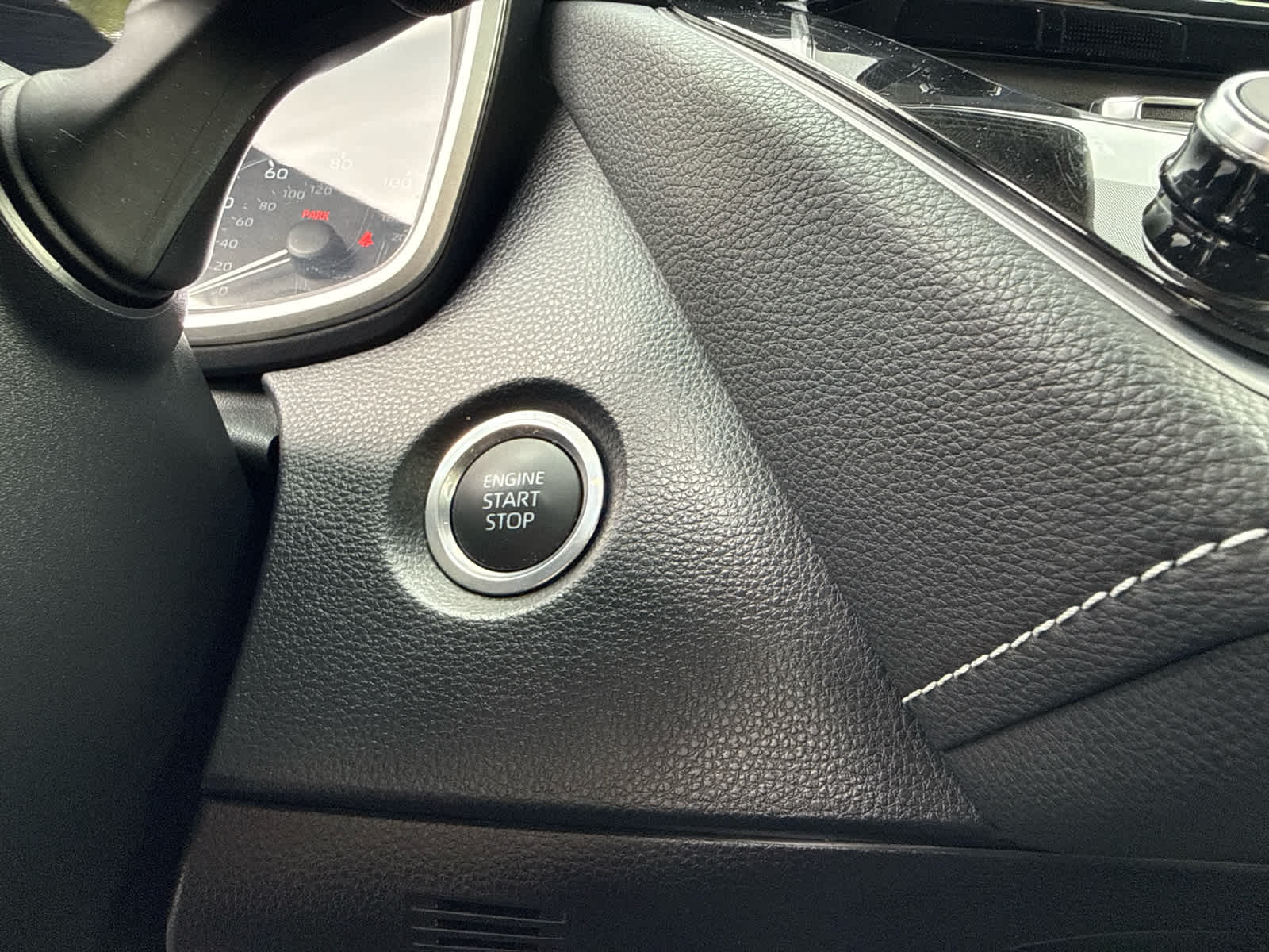 2024 Toyota Corolla Hatchback SE