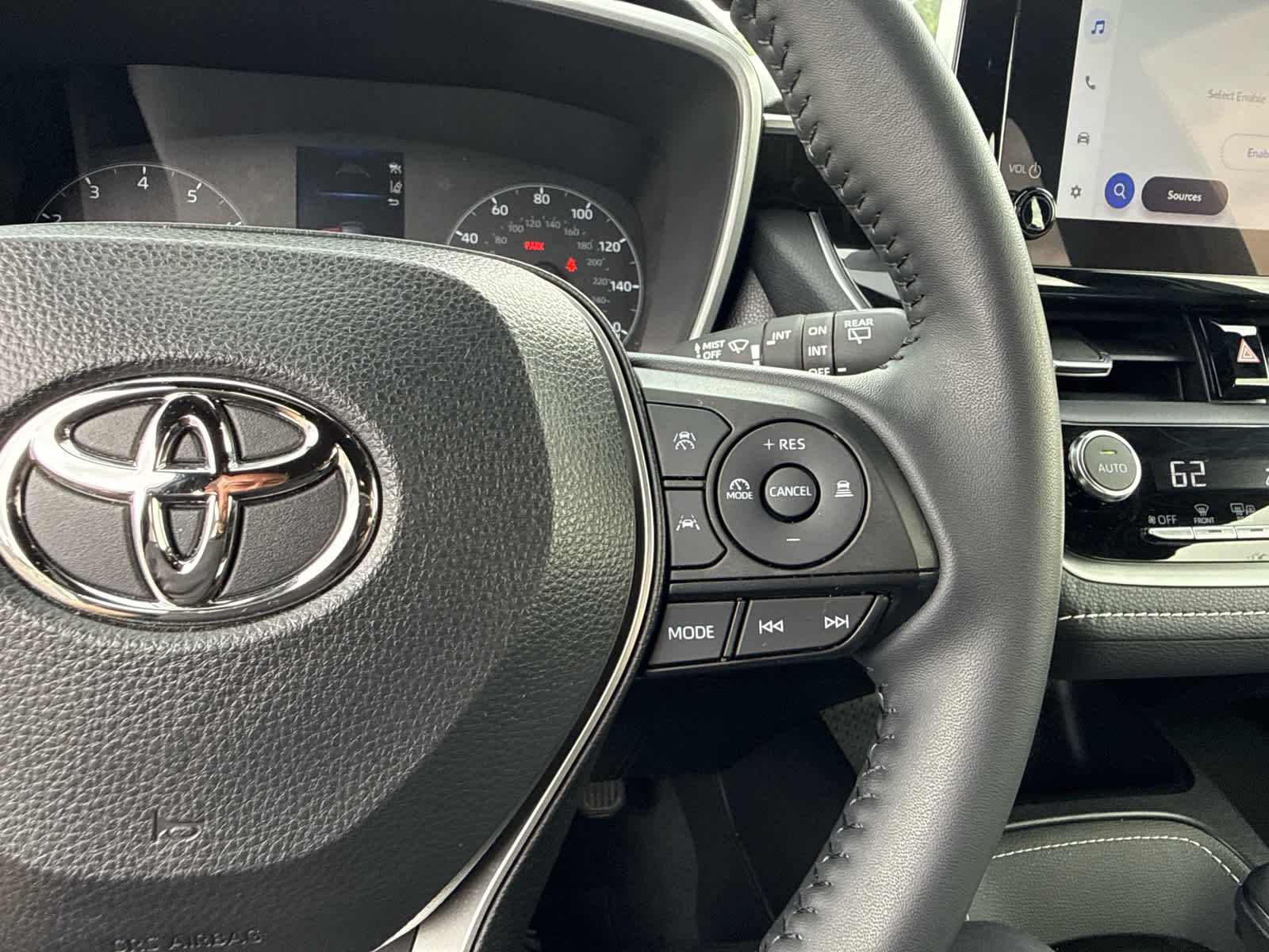 2024 Toyota Corolla Hatchback SE