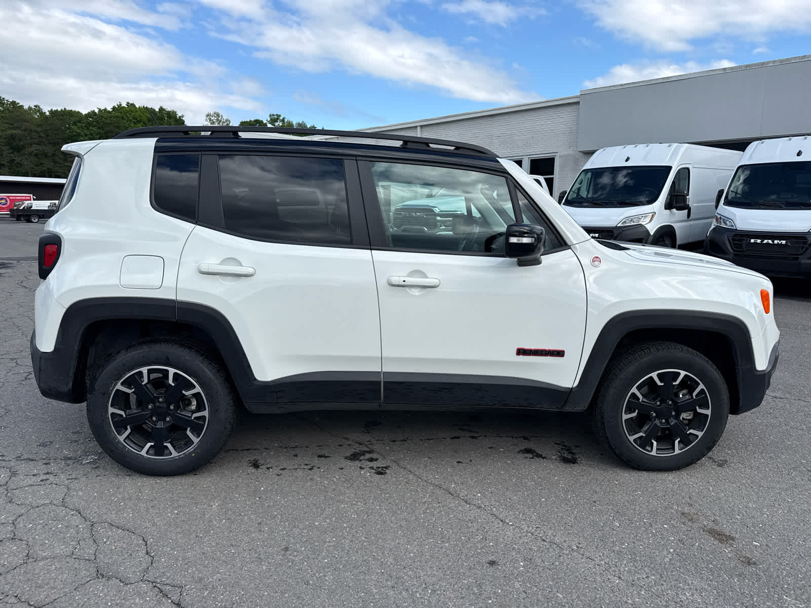 2023 Jeep Renegade Trailhawk