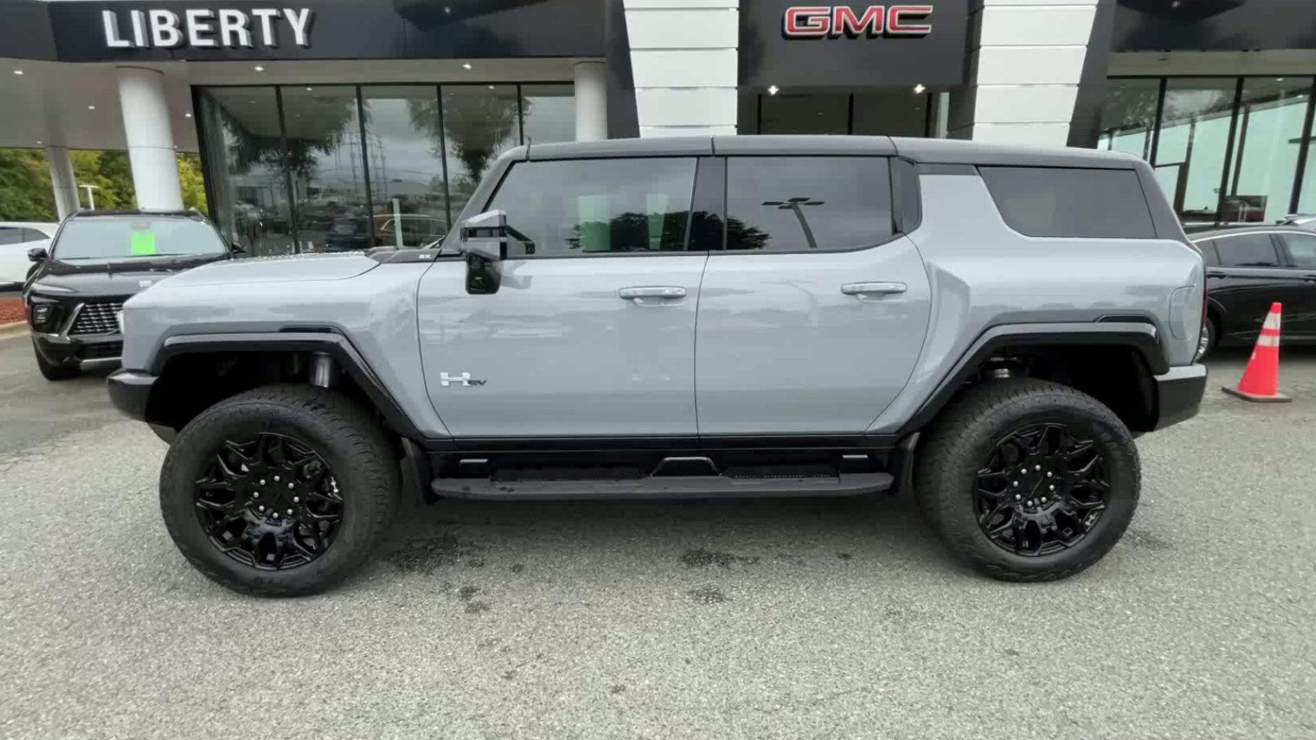 2025 GMC HUMMER EV SUV 2X