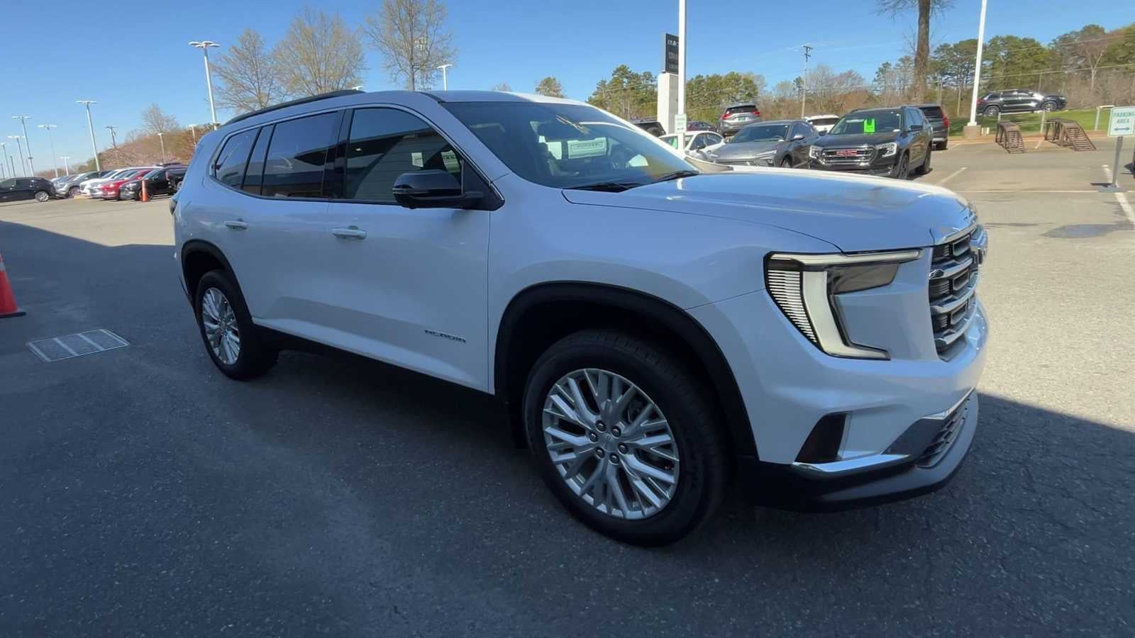 2025 GMC Acadia Elevation