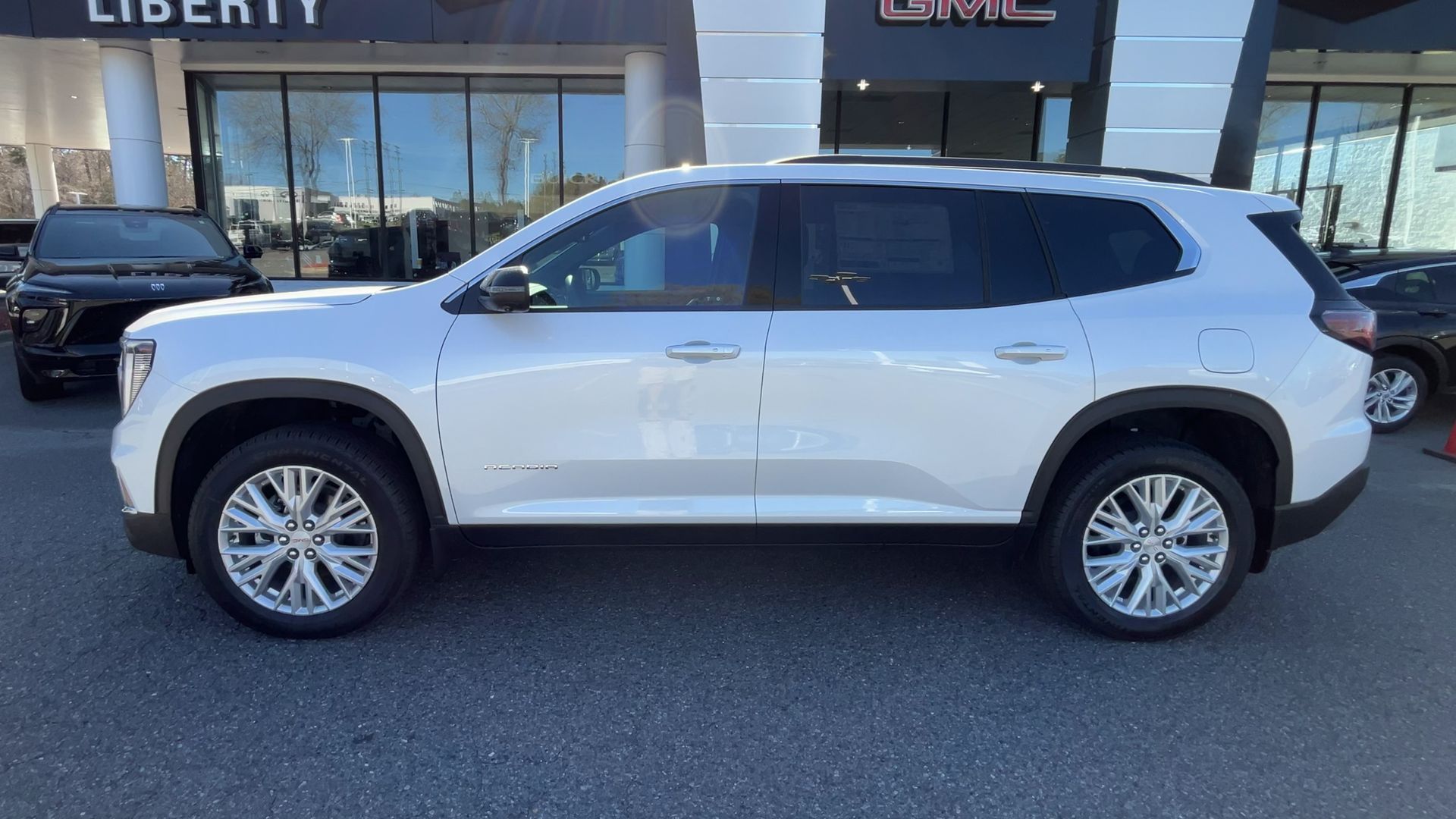 2025 GMC Acadia Elevation