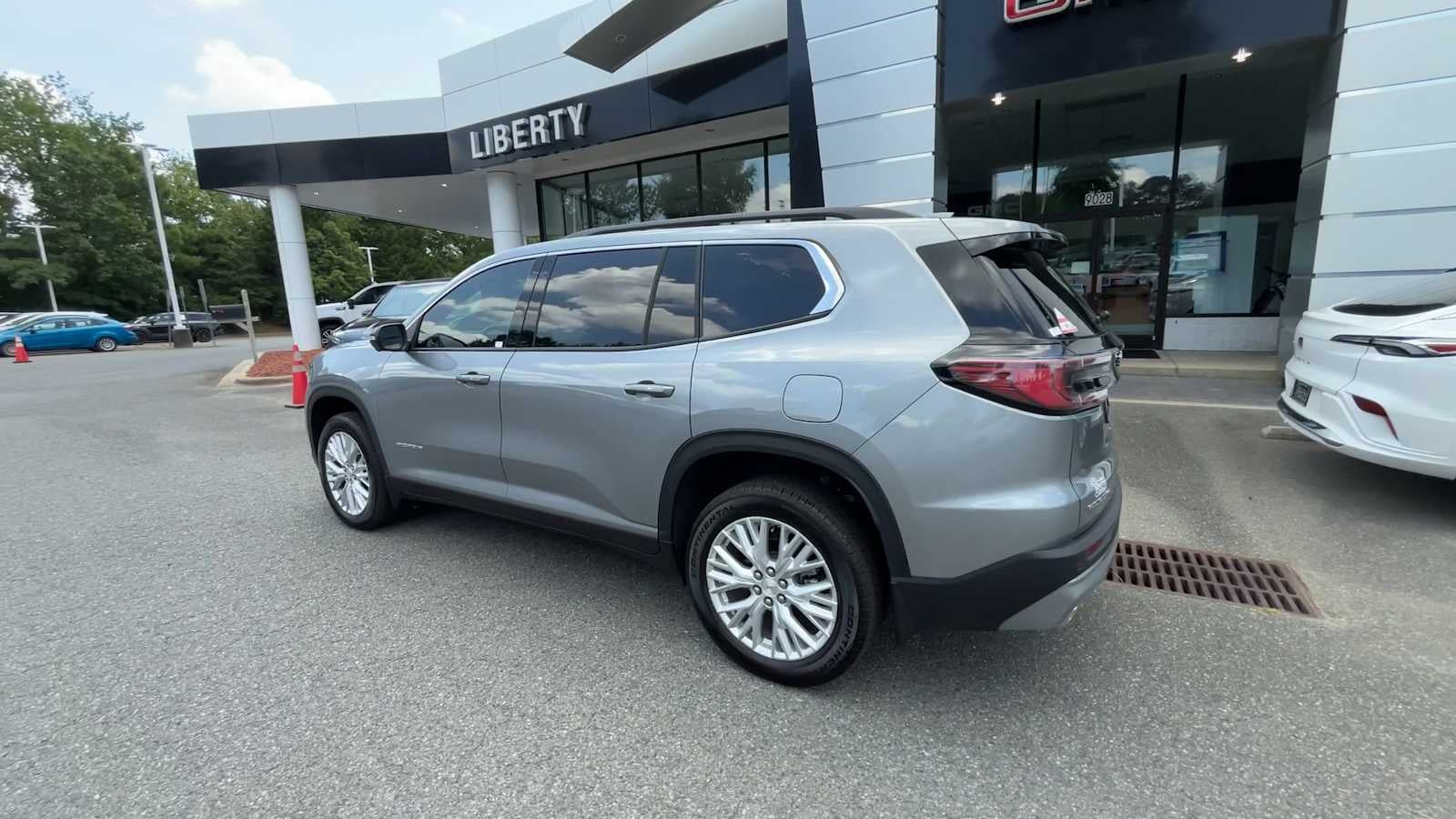 2025 GMC Acadia Elevation