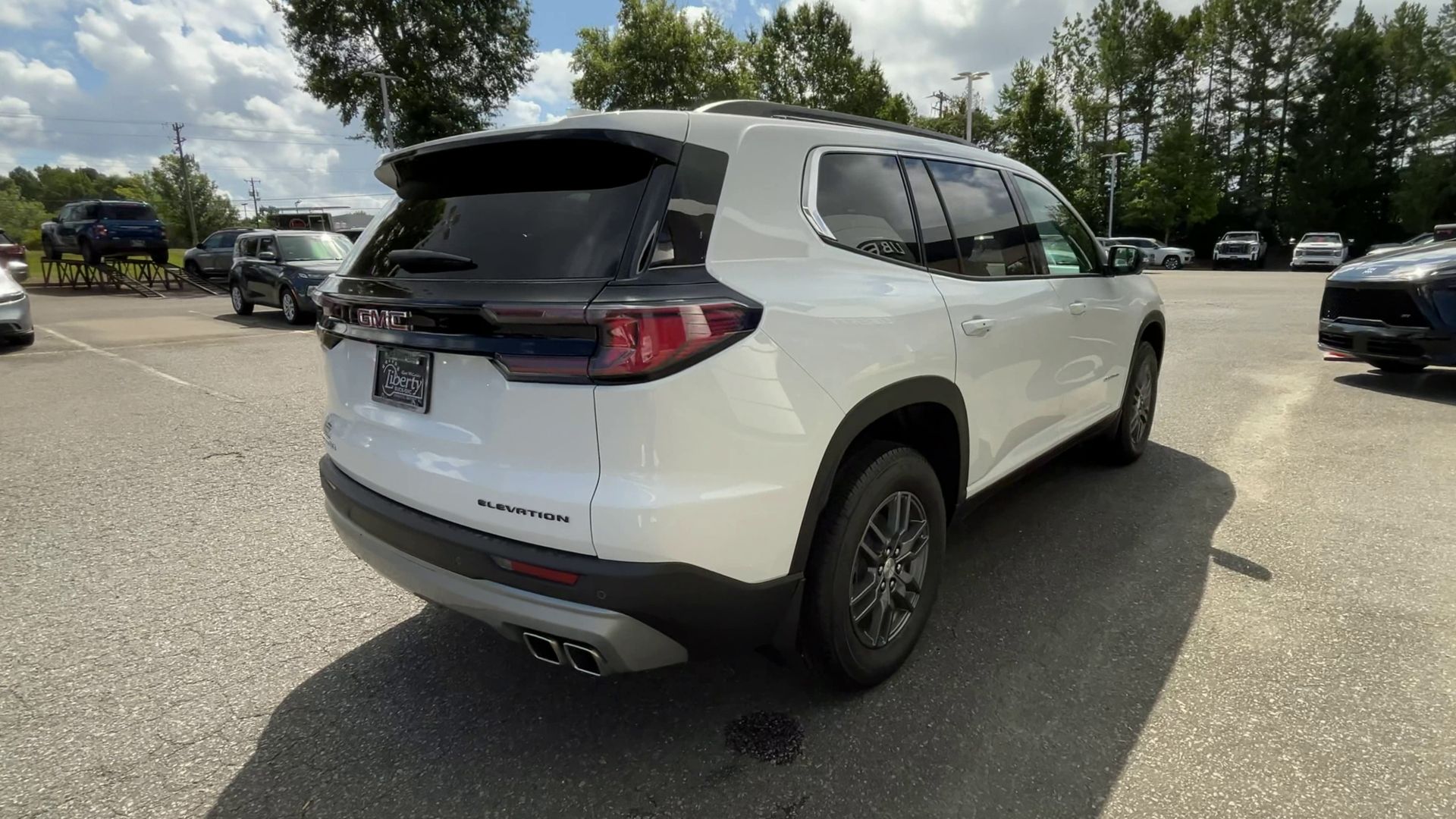 2025 GMC Acadia Elevation