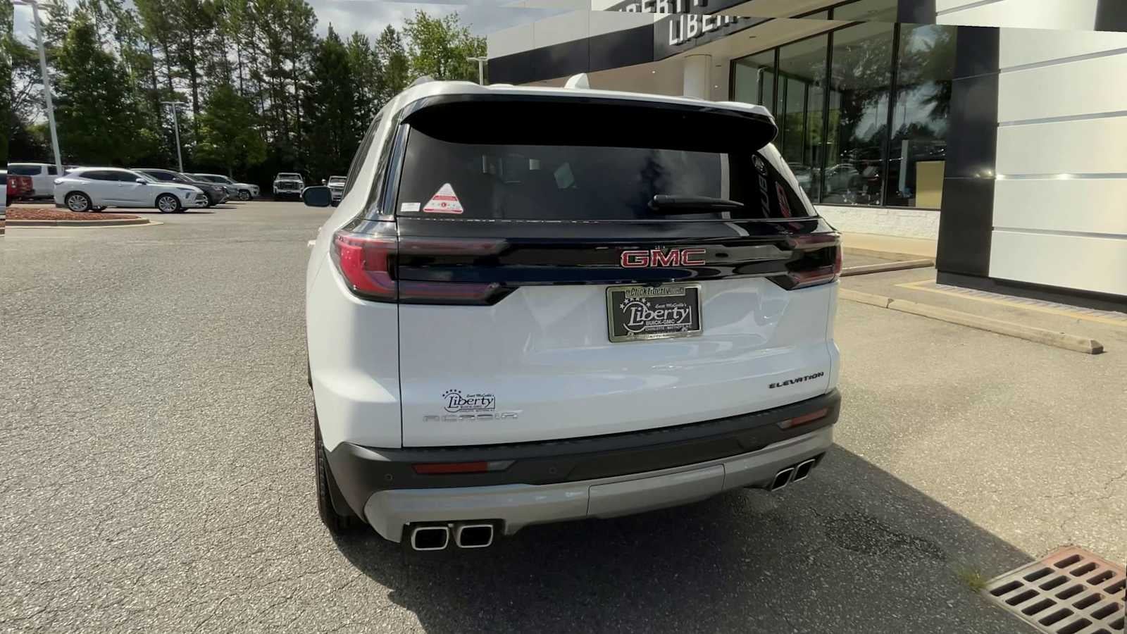 2025 GMC Acadia Elevation