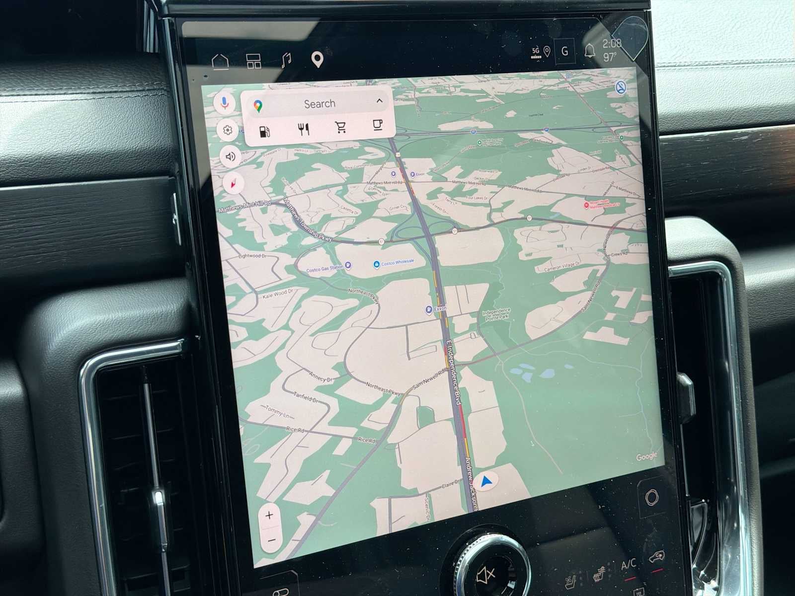 2026 GMC Yukon Denali - Photo 14