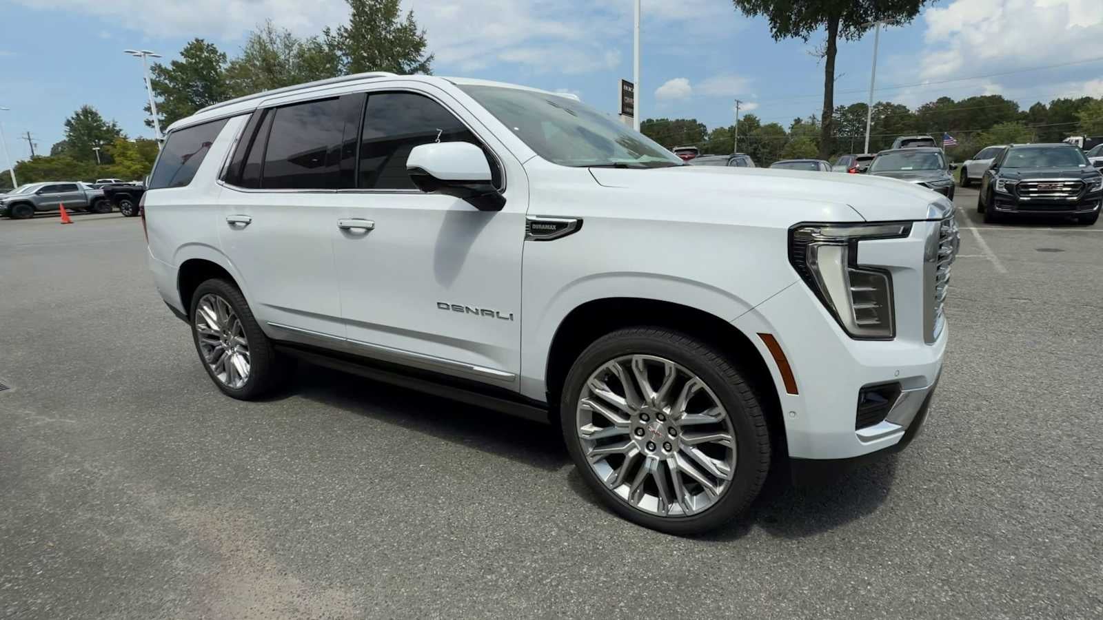 2026 GMC Yukon Denali - Photo 2