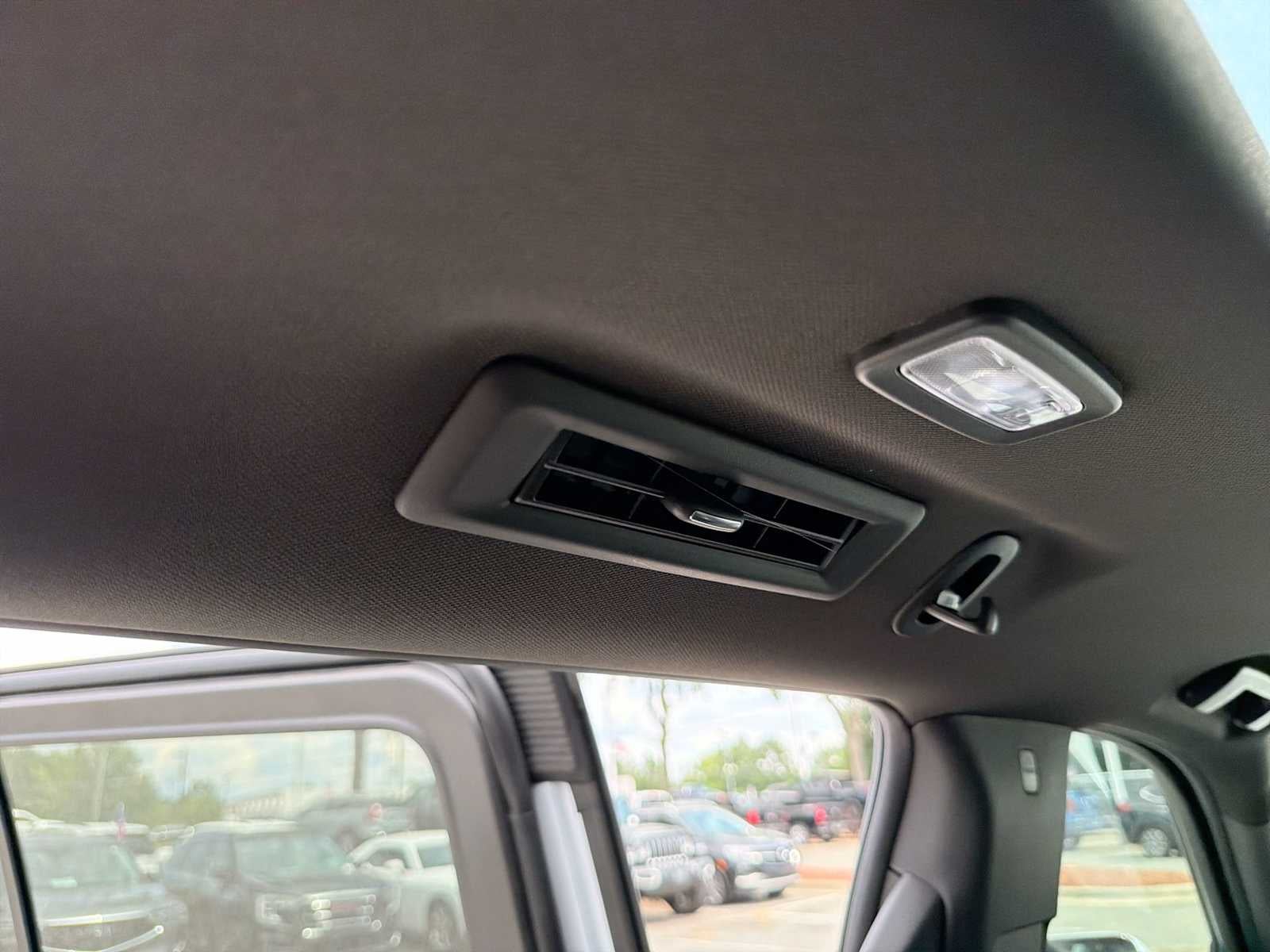 2026 GMC Yukon Denali - Photo 22