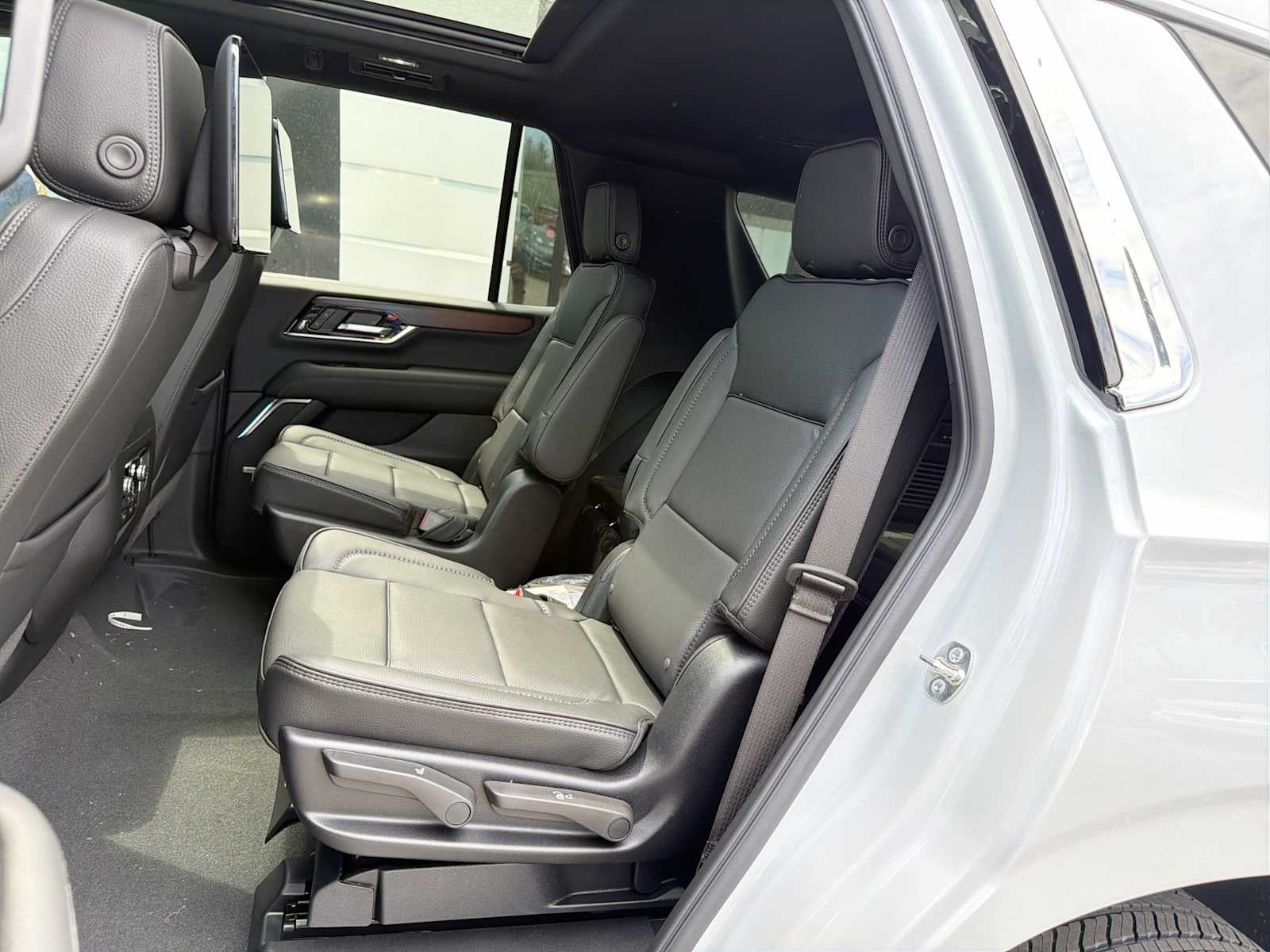 2026 GMC Yukon Denali - Photo 26