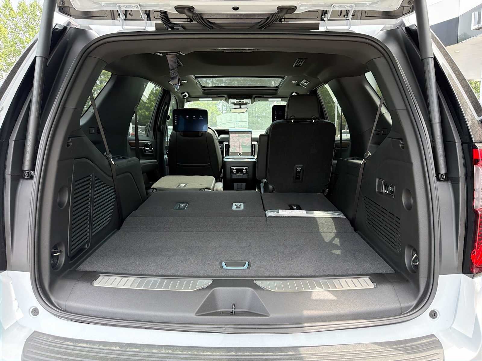 2026 GMC Yukon Denali - Photo 27