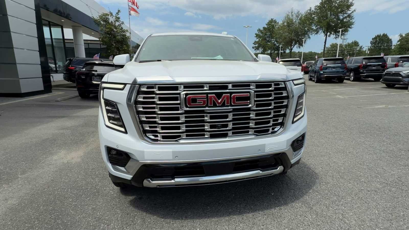 2026 GMC Yukon Denali - Photo 3