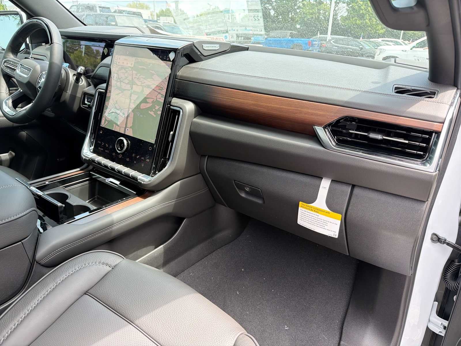 2026 GMC Yukon Denali - Photo 30