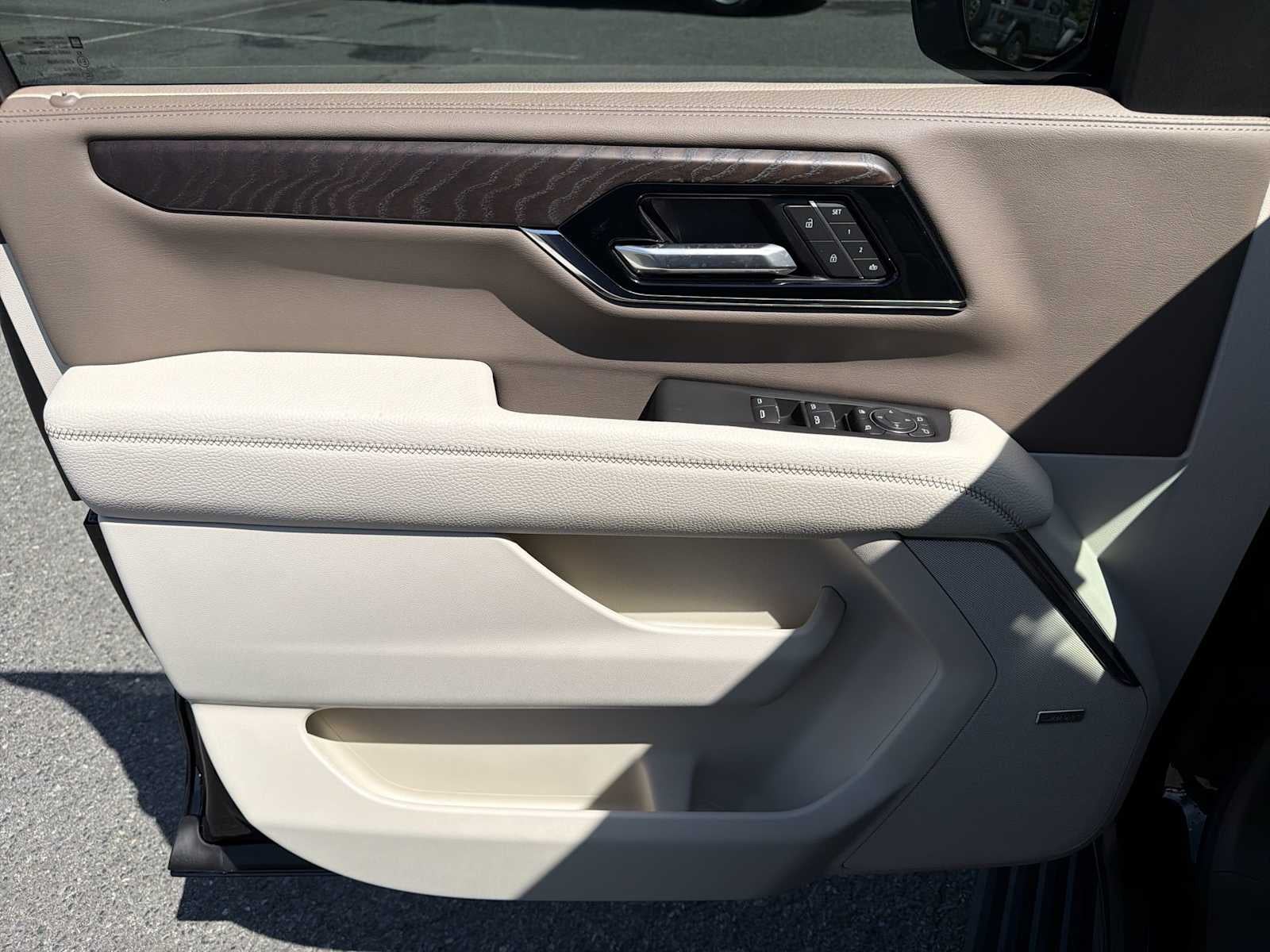 2026 GMC Yukon XL Denali - Photo 23
