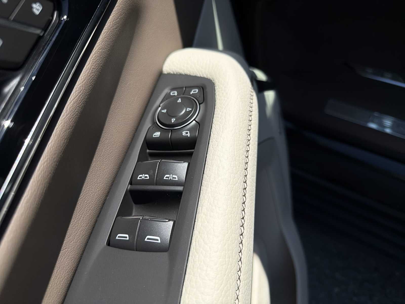 2026 GMC Yukon XL Denali - Photo 24