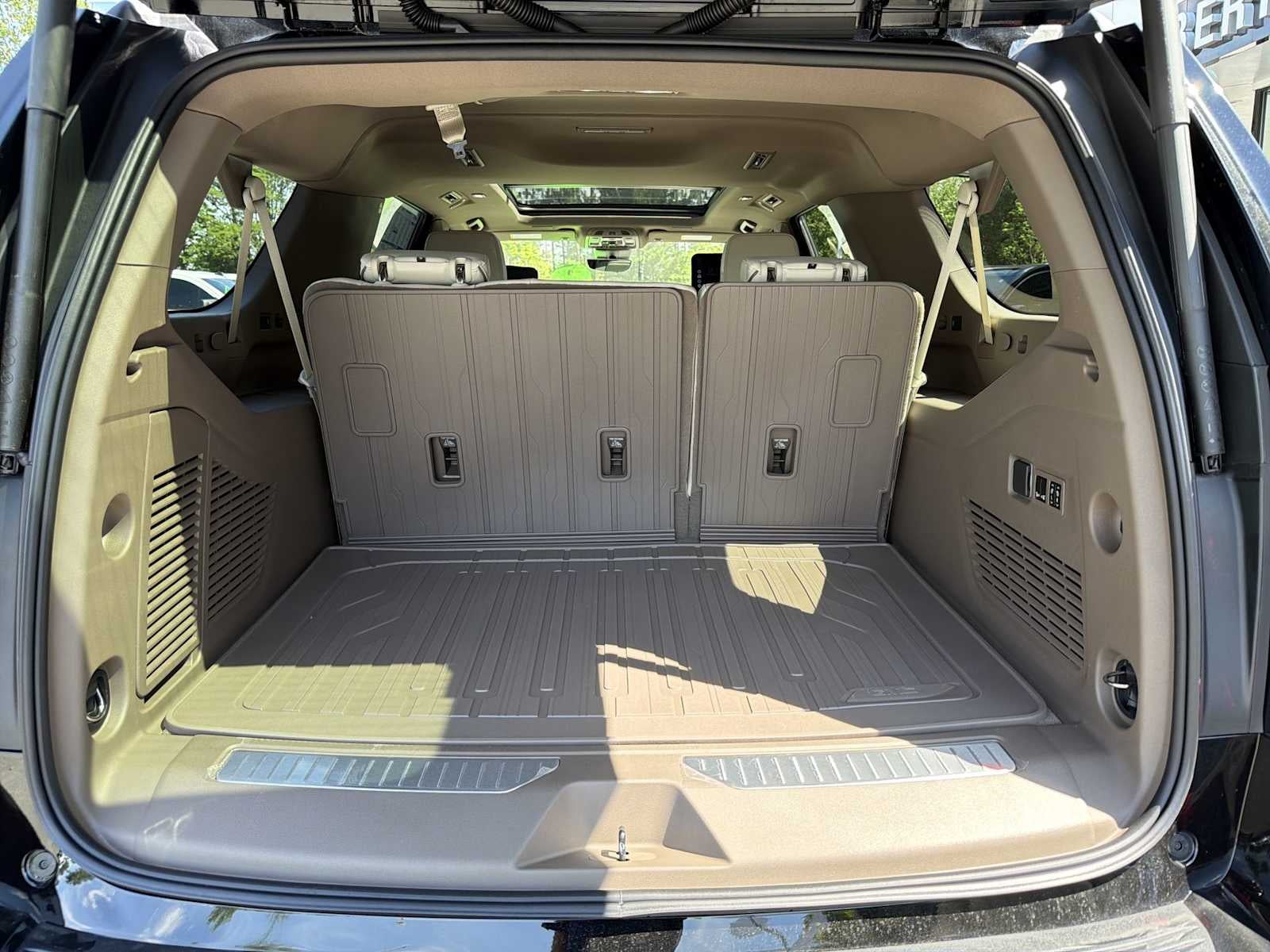 2026 GMC Yukon XL Denali - Photo 27
