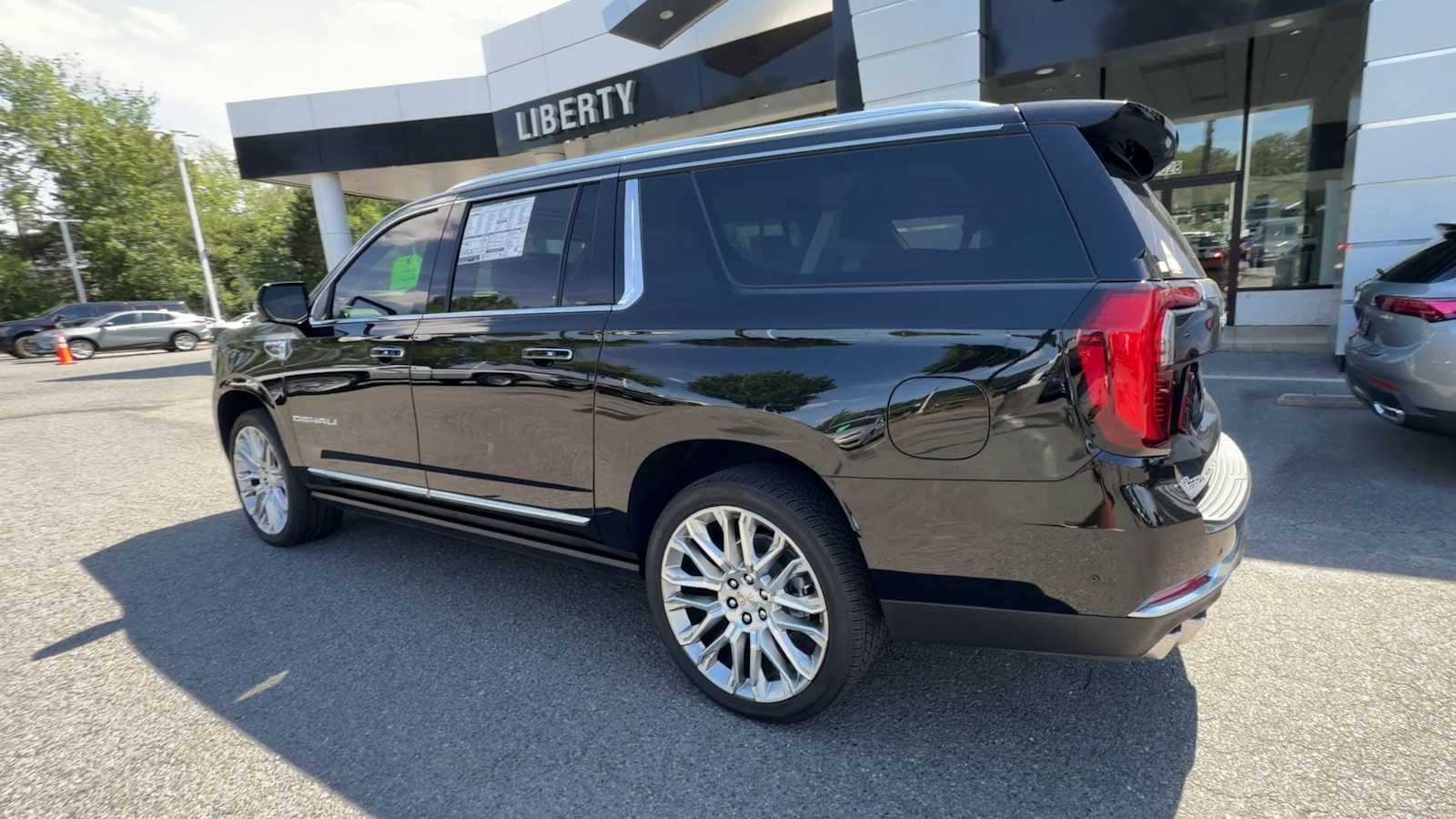 2026 GMC Yukon XL Denali - Photo 6
