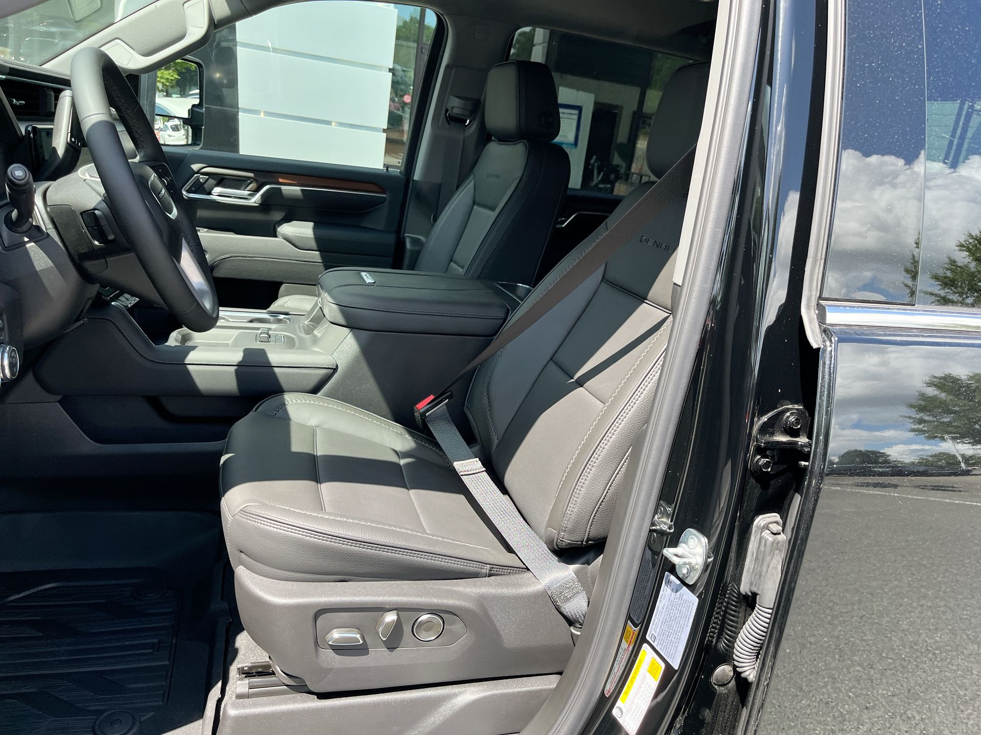 2025 GMC Sierra 2500 HD Denali