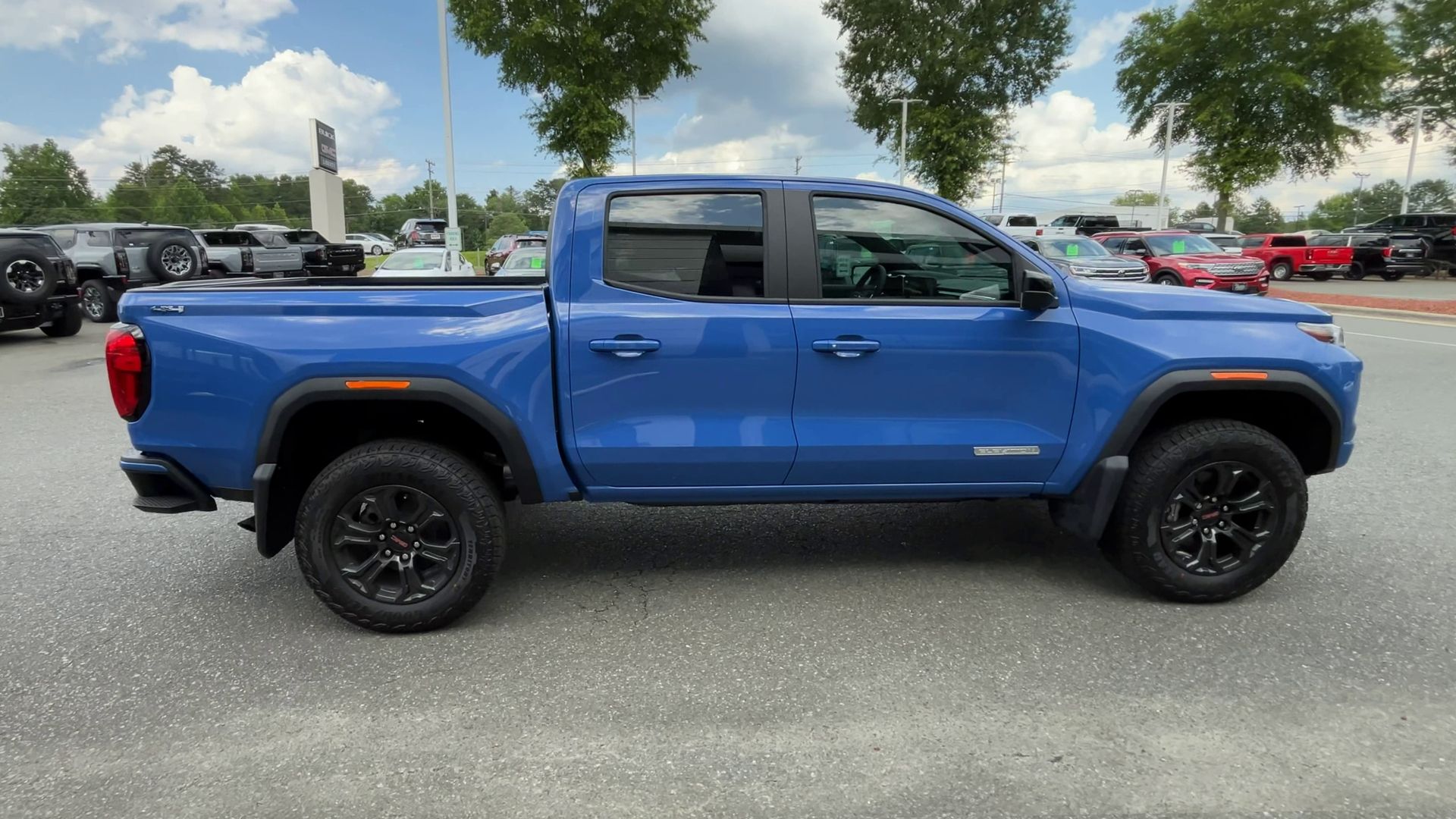 2025 GMC Canyon Elevation